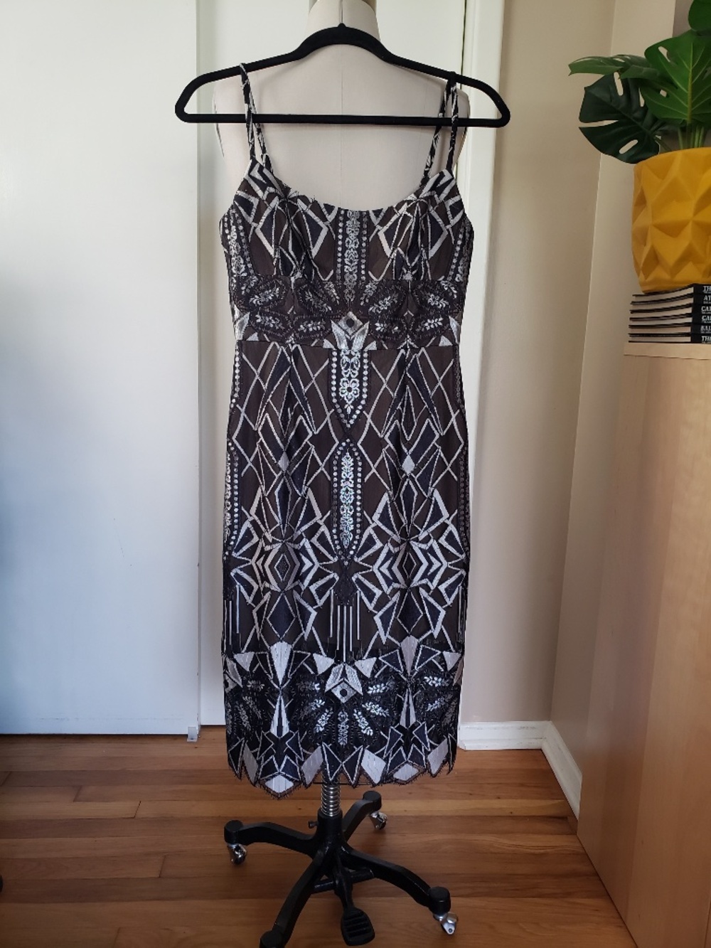 BCBGMAXAZRIA Lace Dress Size 2